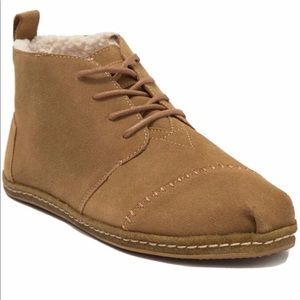 TOMS  Mens Botas Boots Size 9.5 Brown Canvas  Toffee suede w/faux shearling